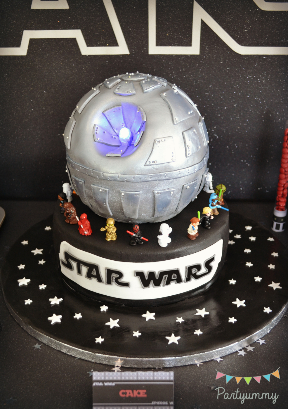 Anniversaire Star Wars sur Pinterest fête à thème Star  - gateau d anniversaire star wars