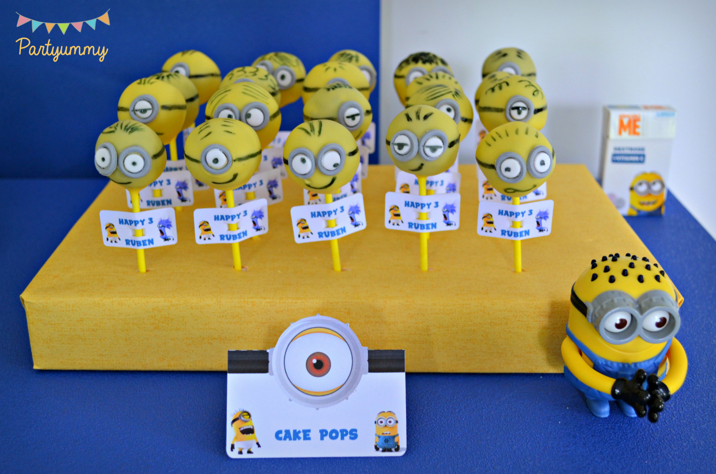 cake pops minion jaune anniversaire oreo