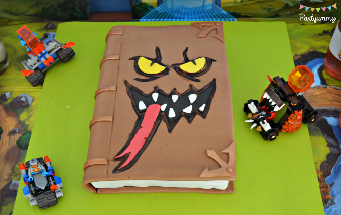 anniversaire-lego-nexo-knights-gateau-livre-des-monstres-book-of-monsters-cake